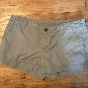 The North Face Women’s Khaki  Casual Shorts Size 6